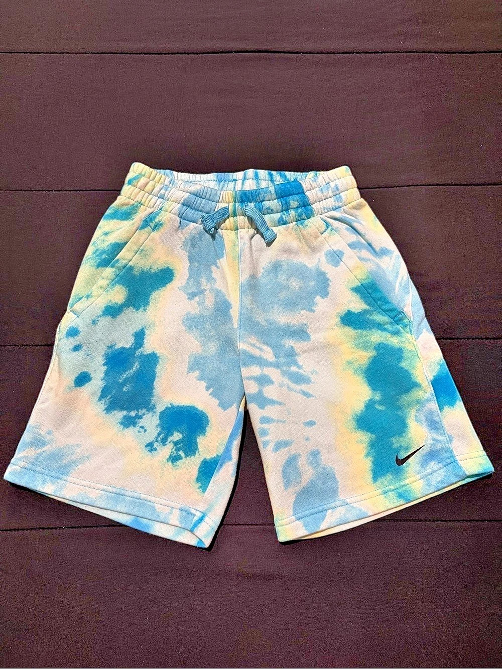 Nike Tie-Dye Fleece Shorts Athletic Shorts Blue & Yellow Boys Small
